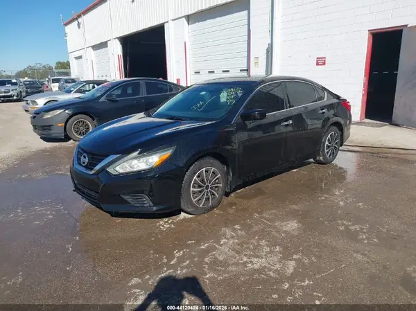 1N4AL3AP8HC267766 2017 NISSAN ALTIMA - Image 2