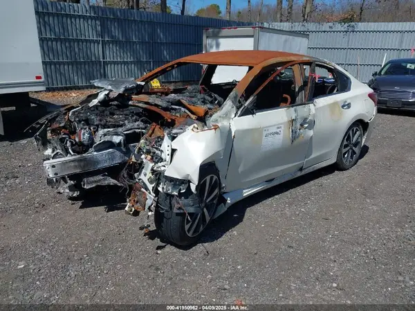 1N4AL3AP8HC268402 2017 NISSAN ALTIMA - Image 2
