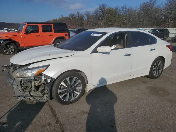 1N4AL3AP8HC272370 2017 NISSAN ALTIMA - Image 1