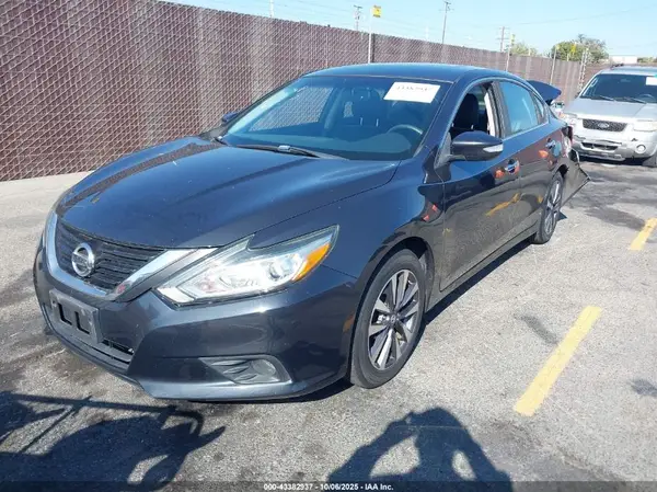 1N4AL3AP8HC274264 2017 NISSAN ALTIMA - Image 2