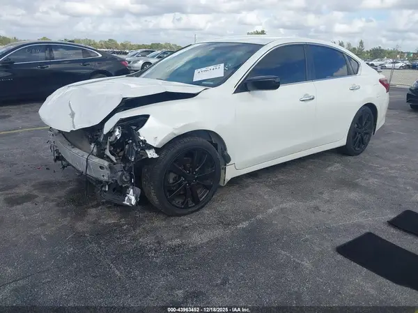 1N4AL3AP8HC274801 2017 NISSAN ALTIMA - Image 2