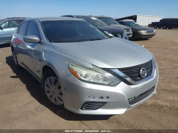 1N4AL3AP8HC275012 2017 NISSAN ALTIMA - Image 1