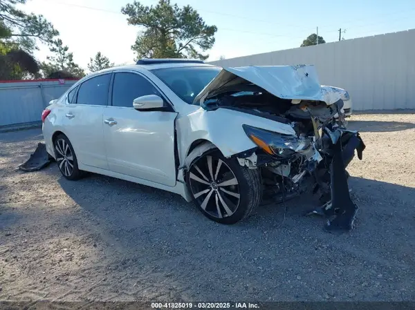 1N4AL3AP8HC275365 2017 NISSAN ALTIMA - Image 1
