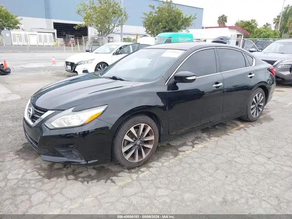 1N4AL3AP8HC277861 2017 NISSAN ALTIMA - Image 2