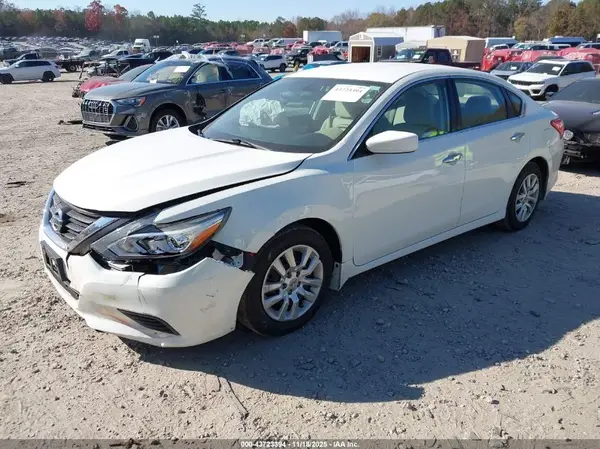 1N4AL3AP8HC279058 2017 NISSAN ALTIMA - Image 2