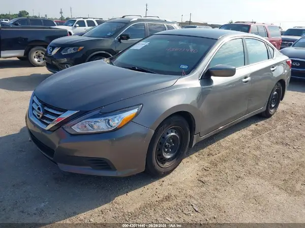 1N4AL3AP8HC279531 2017 NISSAN ALTIMA - Image 2