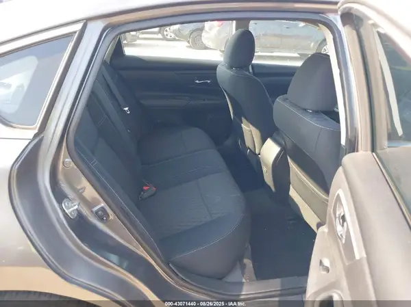 1N4AL3AP8HC279531 2017 NISSAN ALTIMA - Image 8