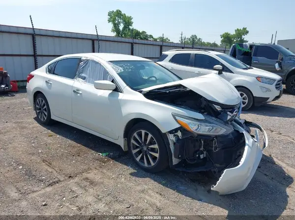 1N4AL3AP8HC279982 2017 NISSAN ALTIMA - Image 1
