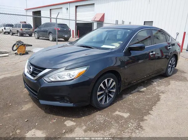 1N4AL3AP8HC281828 2017 NISSAN ALTIMA - Image 2