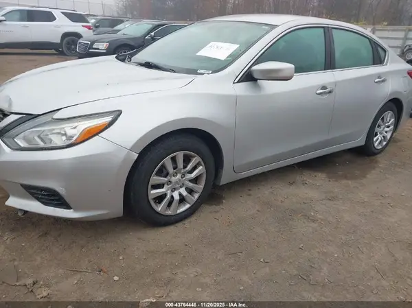 1N4AL3AP8HC284390 2017 NISSAN ALTIMA - Image 2