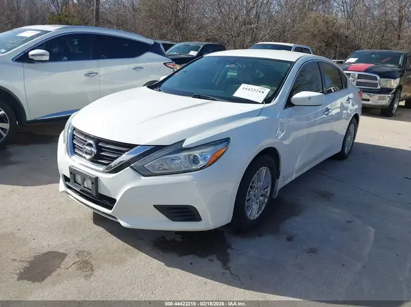 1N4AL3AP8HC284888 2017 NISSAN ALTIMA - Image 2