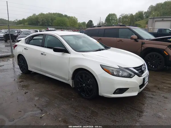 1N4AL3AP8HC288472 2017 NISSAN ALTIMA - Image 1
