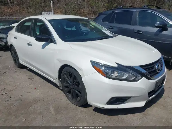 1N4AL3AP8HC288973 2017 NISSAN ALTIMA - Image 1