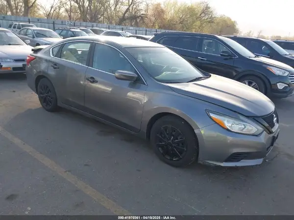 1N4AL3AP8HC290593 2017 NISSAN ALTIMA - Image 1