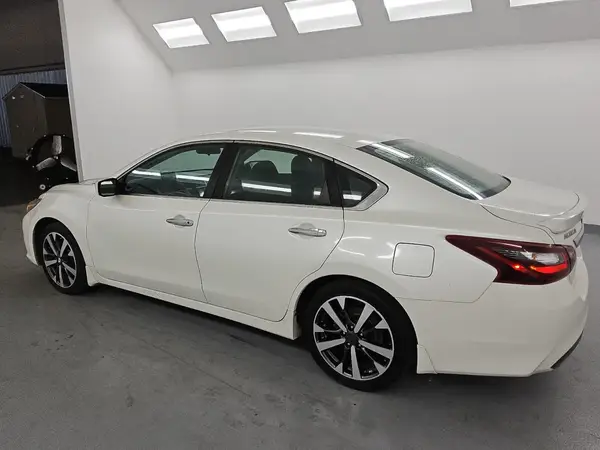 1N4AL3AP8HC293669 2017 NISSAN ALTIMA - Image 2