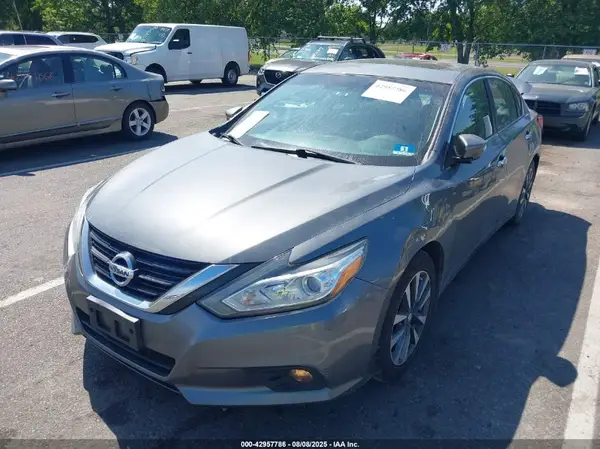 1N4AL3AP8HC297513 2017 NISSAN ALTIMA - Image 2