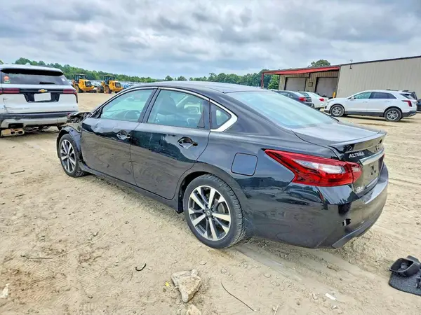 1N4AL3AP8HC471628 2017 NISSAN ALTIMA - Image 2