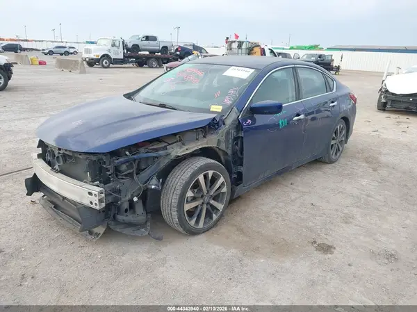 1N4AL3AP8HC476389 2017 NISSAN ALTIMA - Image 2