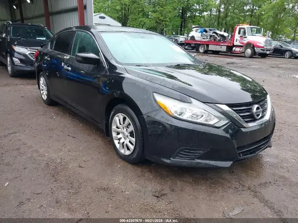 1N4AL3AP8HC478563 2017 NISSAN ALTIMA - Image 1