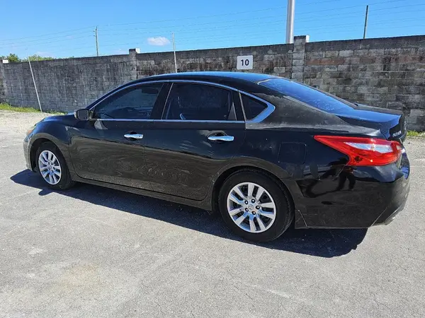 1N4AL3AP8HC478627 2017 NISSAN ALTIMA - Image 2