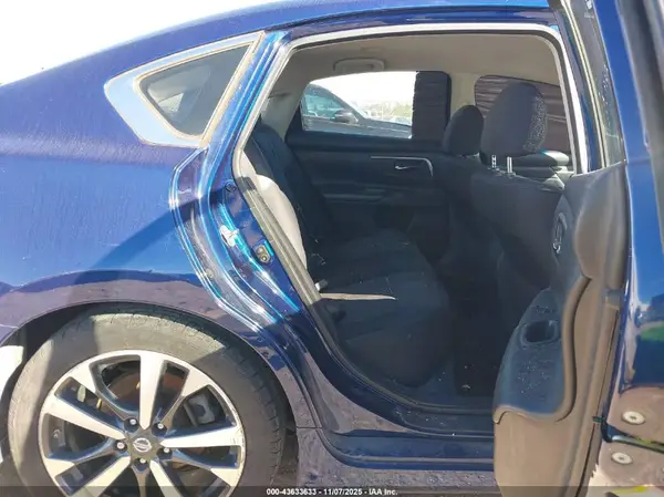 1N4AL3AP8HC493094 2017 NISSAN ALTIMA - Image 8
