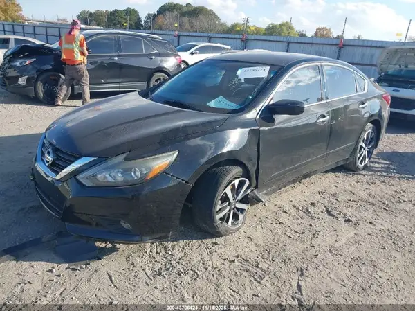 1N4AL3AP8HC494701 2017 NISSAN ALTIMA - Image 2