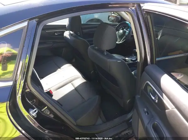 1N4AL3AP8HC497825 2017 NISSAN ALTIMA - Image 8