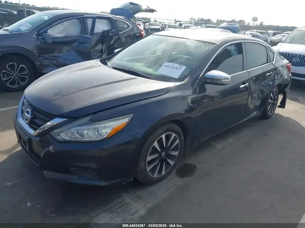 1N4AL3AP8HC940104 2017 NISSAN ALTIMA - Image 2