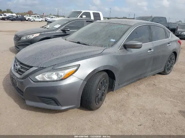 1N4AL3AP8HN304660 2017 NISSAN ALTIMA - Image 2