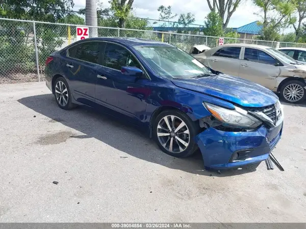 1N4AL3AP8HN318624 2017 NISSAN ALTIMA - Image 1