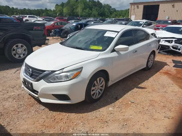 1N4AL3AP8HN320762 2017 NISSAN ALTIMA - Image 2