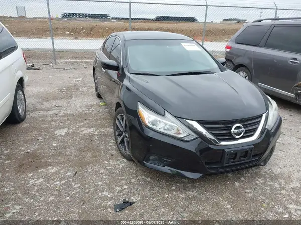 1N4AL3AP8HN326447 2017 NISSAN ALTIMA - Image 1