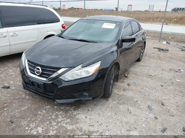 1N4AL3AP8HN326447 2017 NISSAN ALTIMA - Image 2