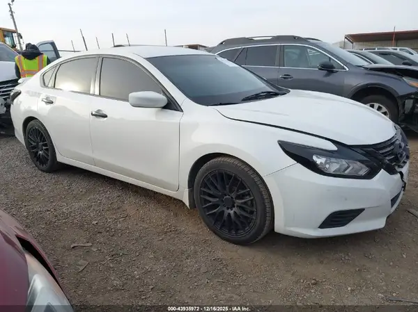 1N4AL3AP8HN328442 2017 NISSAN ALTIMA - Image 1