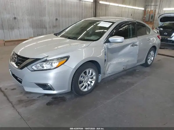 1N4AL3AP8HN329042 2017 NISSAN ALTIMA - Image 2