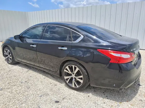 1N4AL3AP8HN331888 2017 NISSAN ALTIMA - Image 2