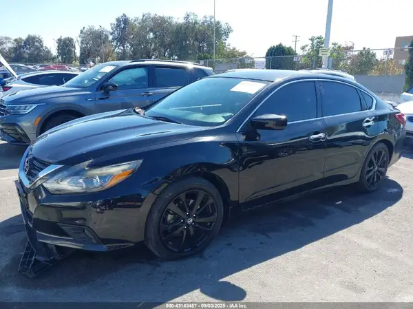 1N4AL3AP8HN333964 2017 NISSAN ALTIMA - Image 2