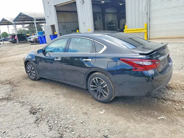 1N4AL3AP8HN344656 2017 NISSAN ALTIMA - Image 2