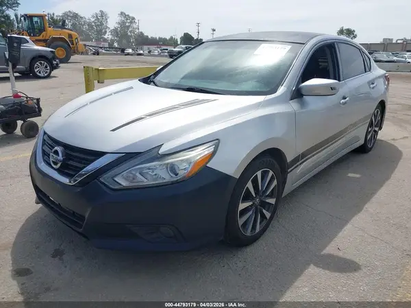1N4AL3AP8HN346066 2017 NISSAN ALTIMA - Image 2