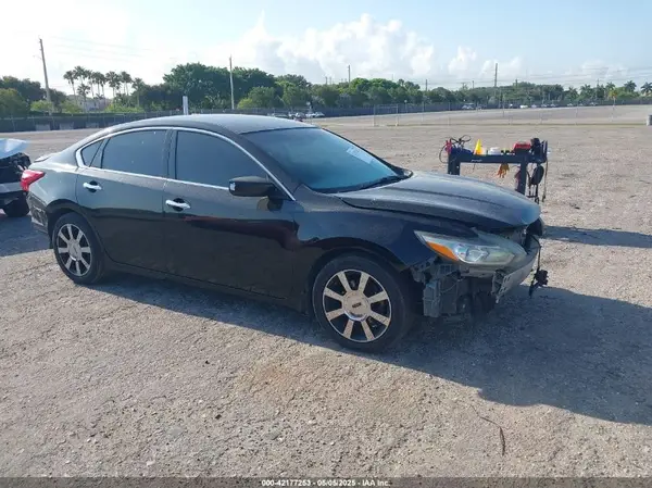 1N4AL3AP8HN350621 2017 NISSAN ALTIMA - Image 1