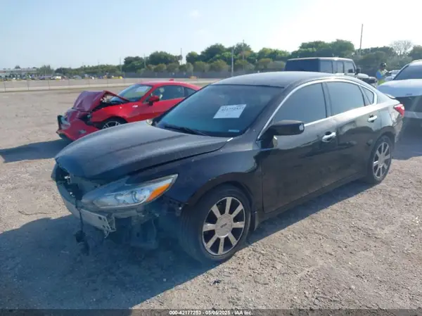 1N4AL3AP8HN350621 2017 NISSAN ALTIMA - Image 2