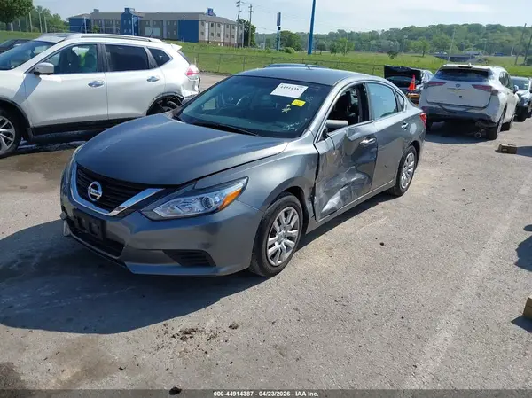 1N4AL3AP8HN352661 2017 NISSAN ALTIMA - Image 2