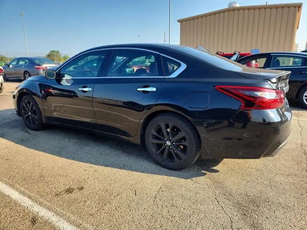1N4AL3AP8HN353048 2017 NISSAN ALTIMA - Image 2