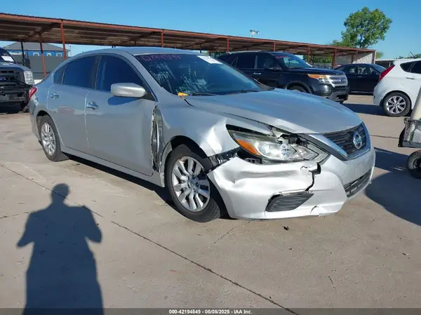 1N4AL3AP8HN354006 2017 NISSAN ALTIMA - Image 1
