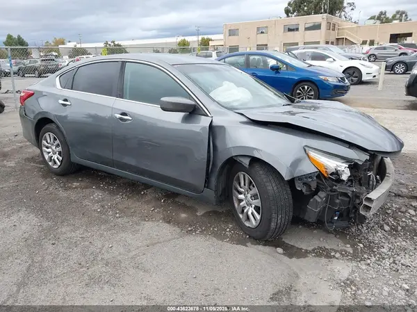 1N4AL3AP8HN354717 2017 NISSAN ALTIMA - Image 1