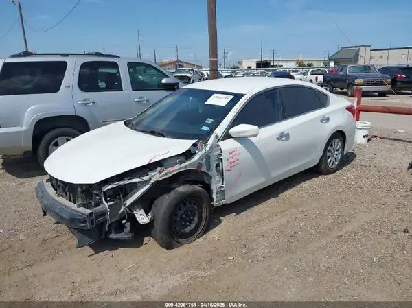 1N4AL3AP8HN356581 2017 NISSAN ALTIMA - Image 2