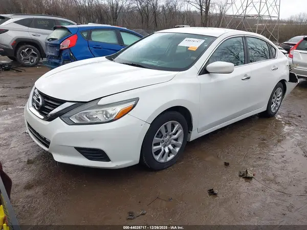 1N4AL3AP8HN359318 2017 NISSAN ALTIMA - Image 2