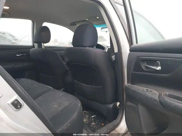 1N4AL3AP8HN364082 2017 NISSAN ALTIMA - Image 8
