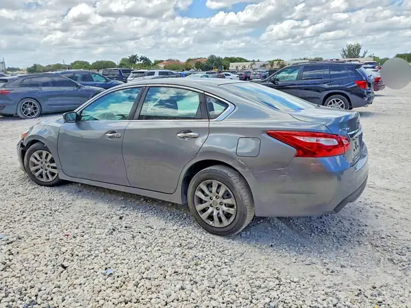 1N4AL3AP8HN365569 2017 NISSAN ALTIMA - Image 2