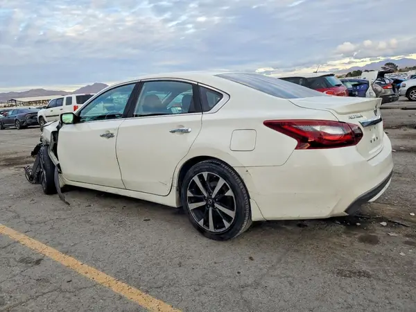 1N4AL3AP8JC101334 2018 NISSAN ALTIMA - Image 2